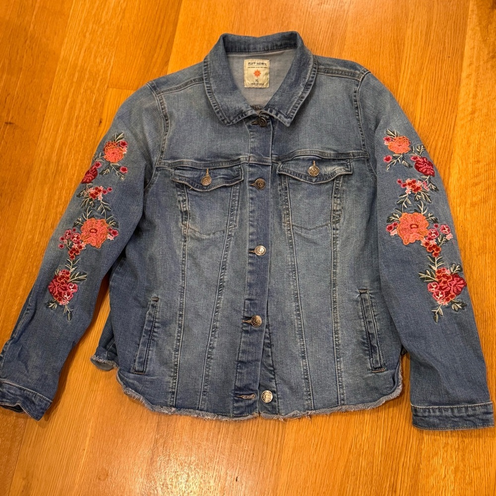Ruff Hewn Blue Jean Jacket with Floral Embroidery Size XL Cottagecore Denim